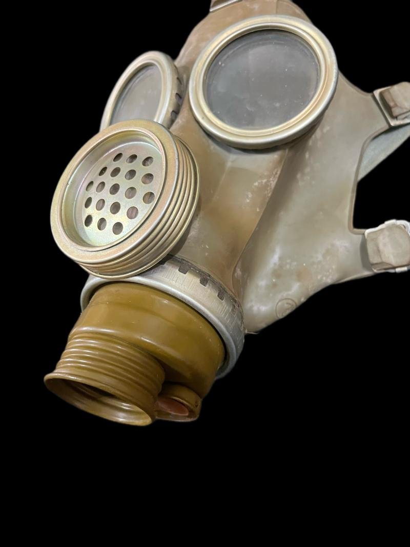 SOVIET MM-1 GAS MASK — image 2