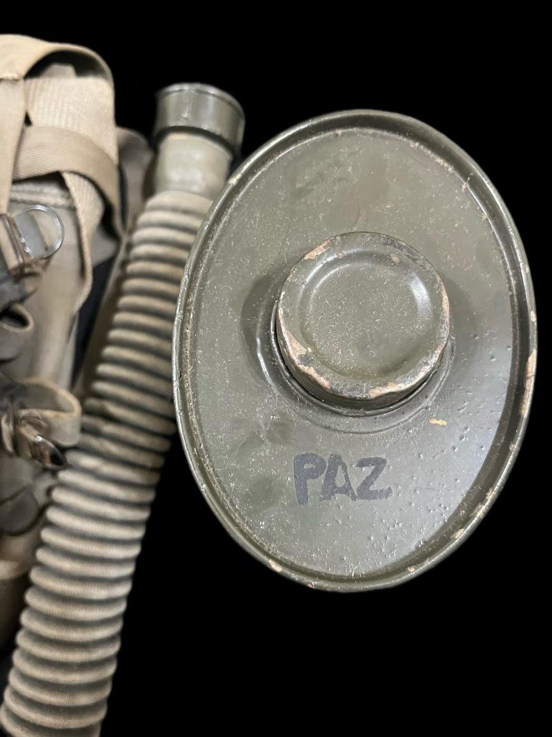 YUGOSLAVIAN M-52 GAS MASK WITH FILTER AND BAG — image 5