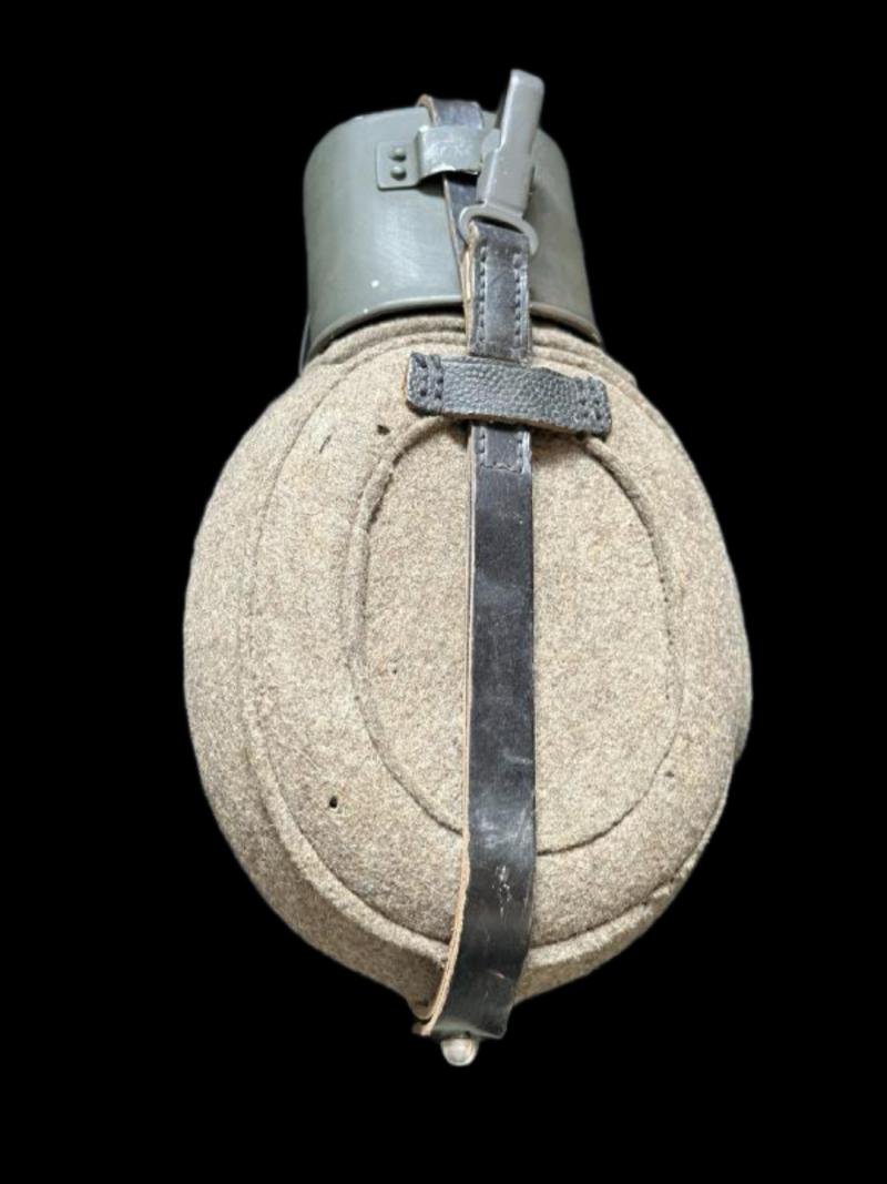 (Was £90) WW2 GERMAN CANTEEN/ WATER BOTTLE — image 2