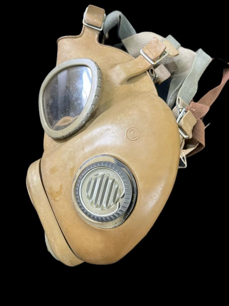 CZECH M10 TWIN FILTER GAS MASK — image 2