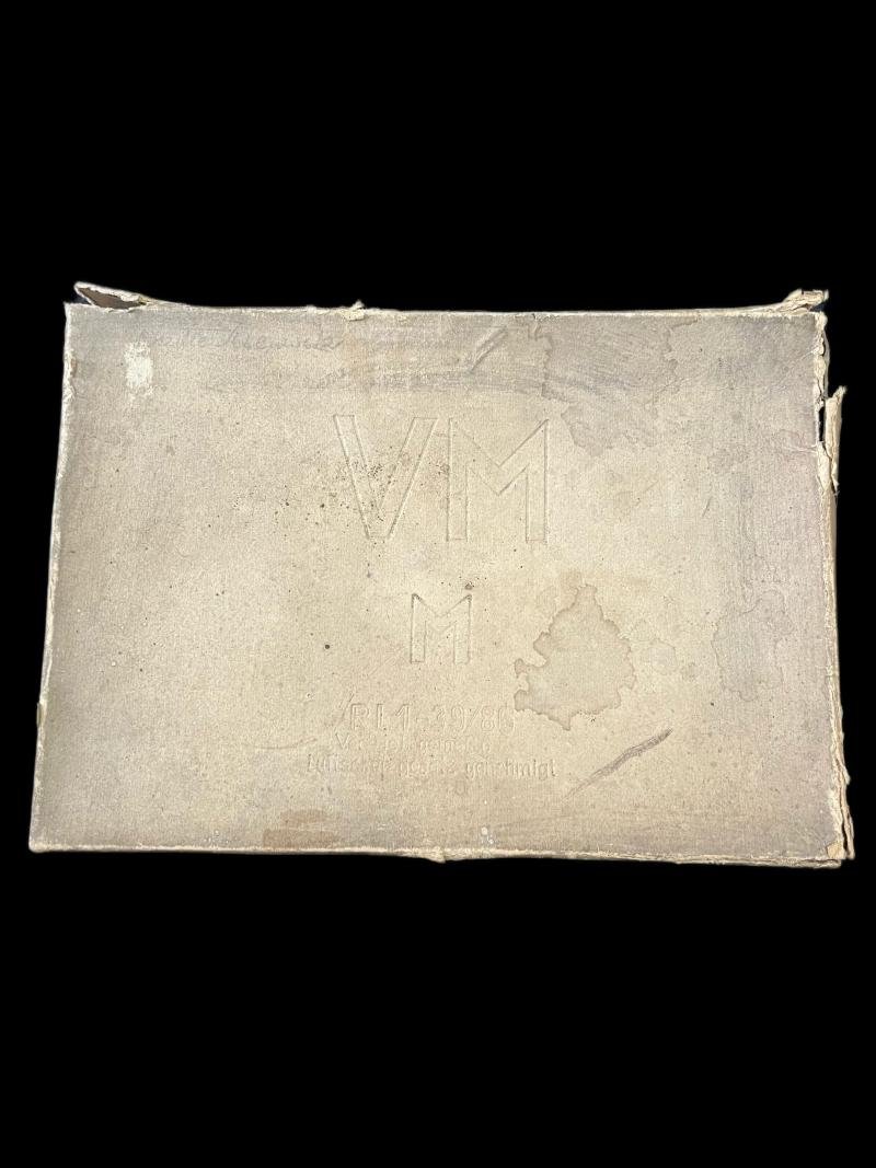 WW2 GERMAN VM-40 GAS MASK IN ORIGINAL BOX — image 6