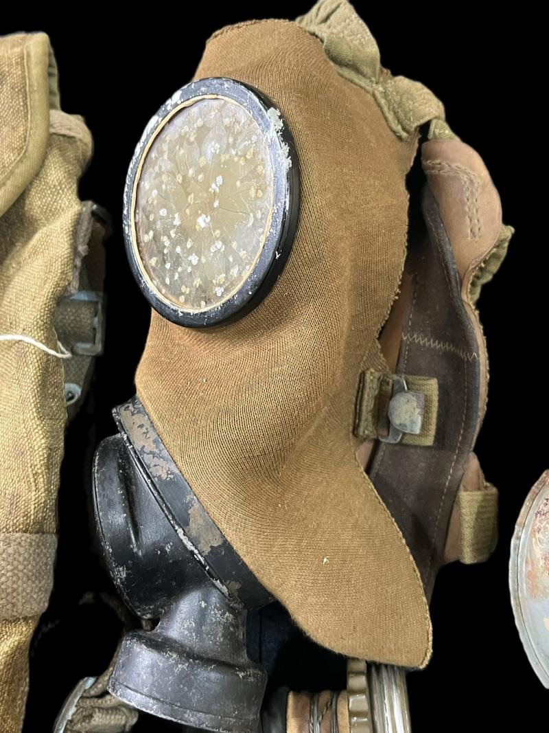 RARE CZECH 1934 DATED ECKHARDT GAS MASK WITH FILTER AND BAG — image 6