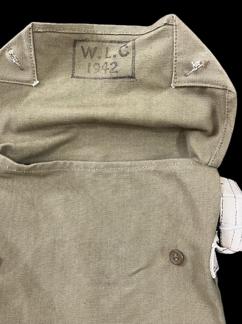 WW2 BRITISH GAS MASK IN BAG — image 6