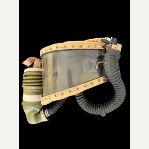 RARE WW2 BRITISH INJURY GAS MASK