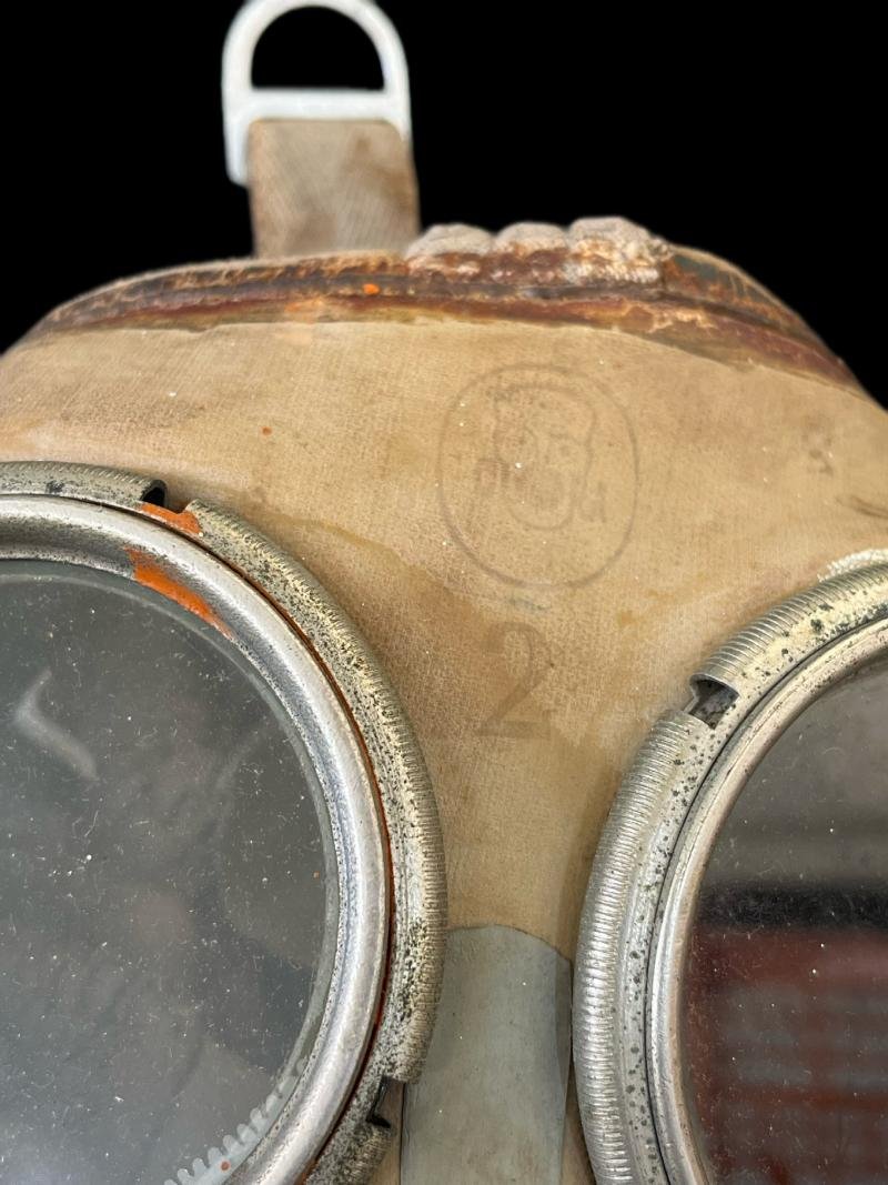 GERMAN AUER GAS MASK — image 2
