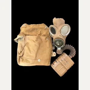 WW2 BRITISH MK.IV GAS MASK WITH FILTER AND BAG