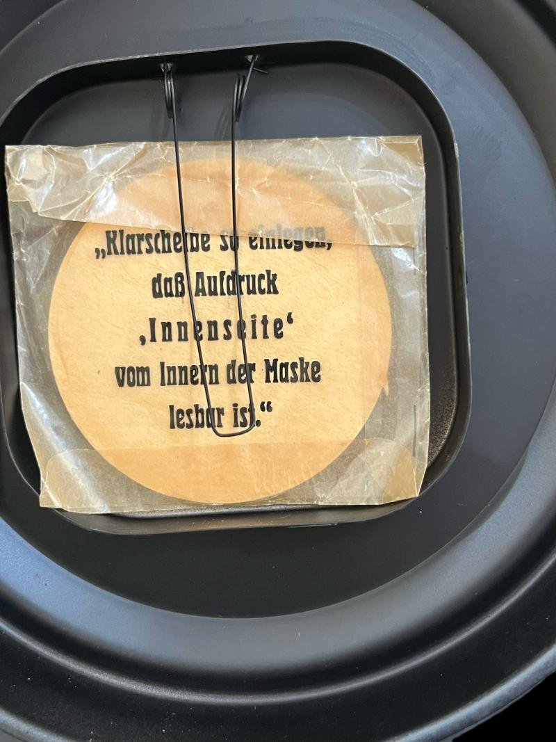 GERMAN GM54 GAS MASK WITH TIN — image 6