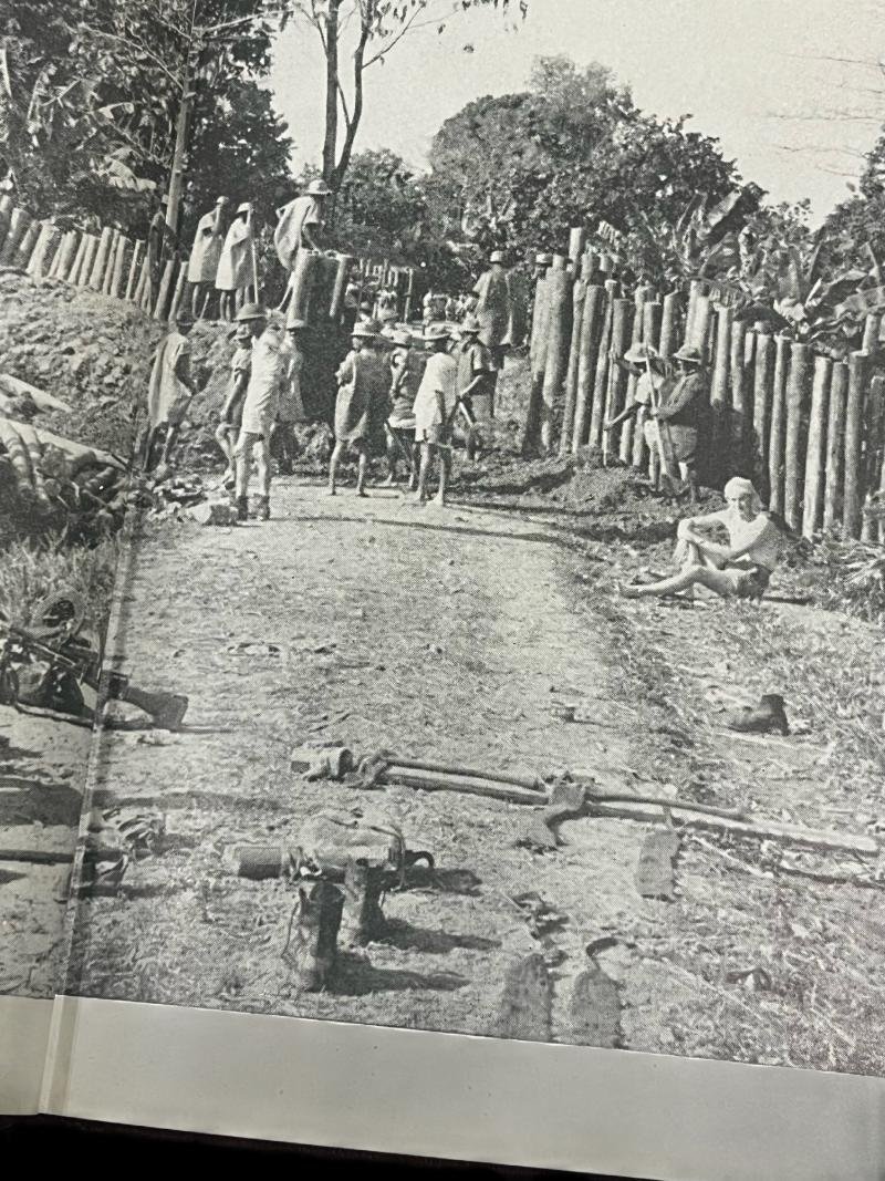 WAR IN PICTURES (FOURTH YEAR) (HARD COVER) — image 3