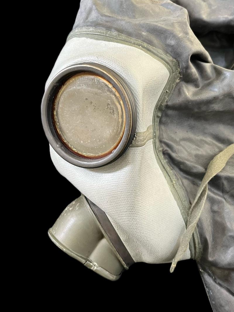GERMAN AUER HOOD GAS MASK — image 2