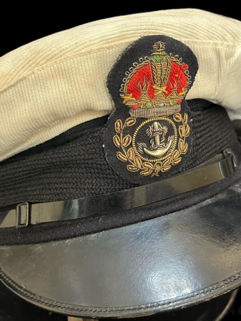 WW2 NAVY CHIEF PETTY OFFICER'S CAP AND TIN (NAMED D.KEMP) — image 10