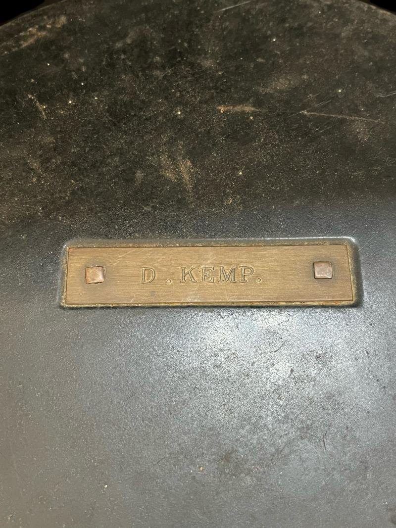 WW2 NAVY CHIEF PETTY OFFICER'S CAP AND TIN (NAMED D.KEMP) — image 3