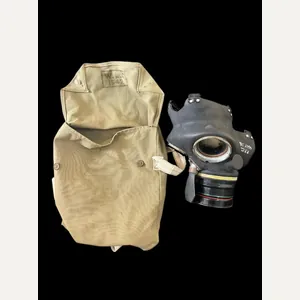 WW2 BRITISH CIVILIAN DUTY GAS MASK AND BAG