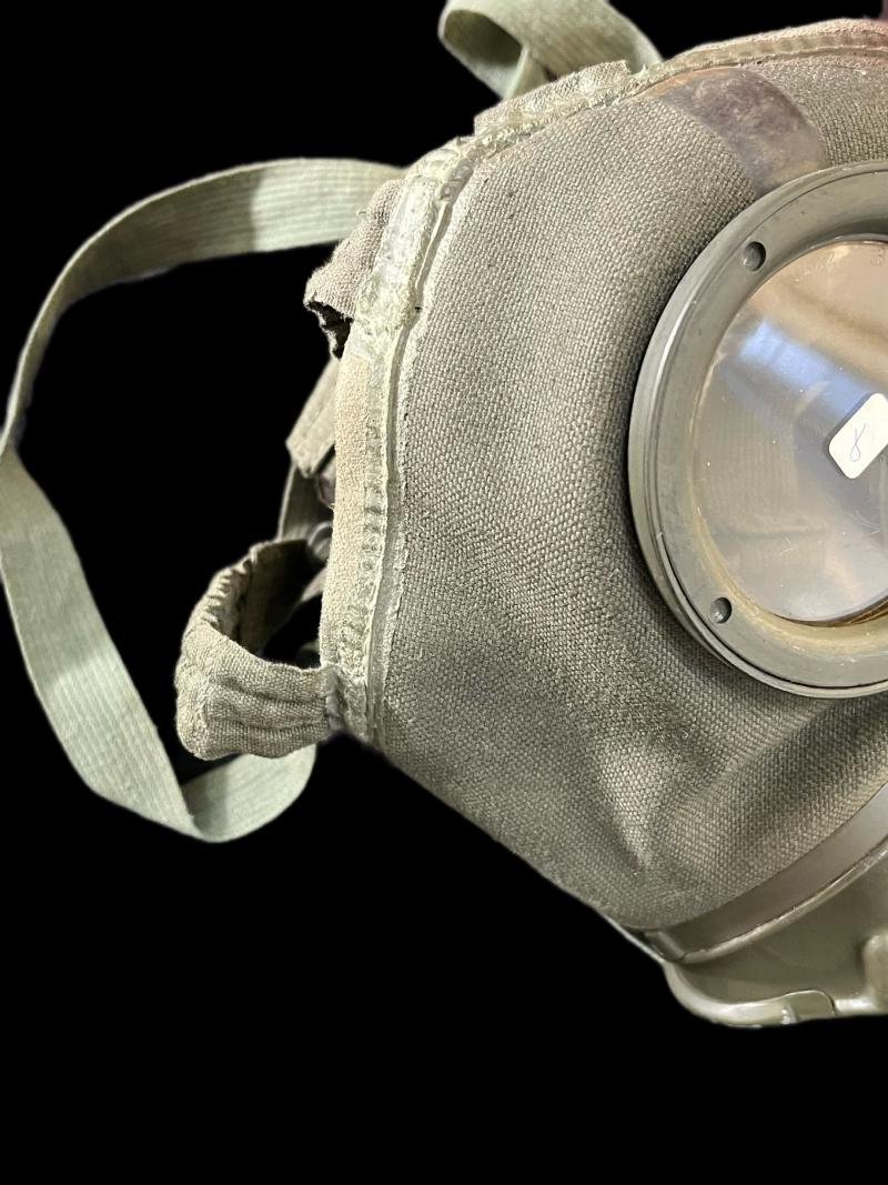 WW2 GERMAN AUER GM30 GAS MASK — image 5