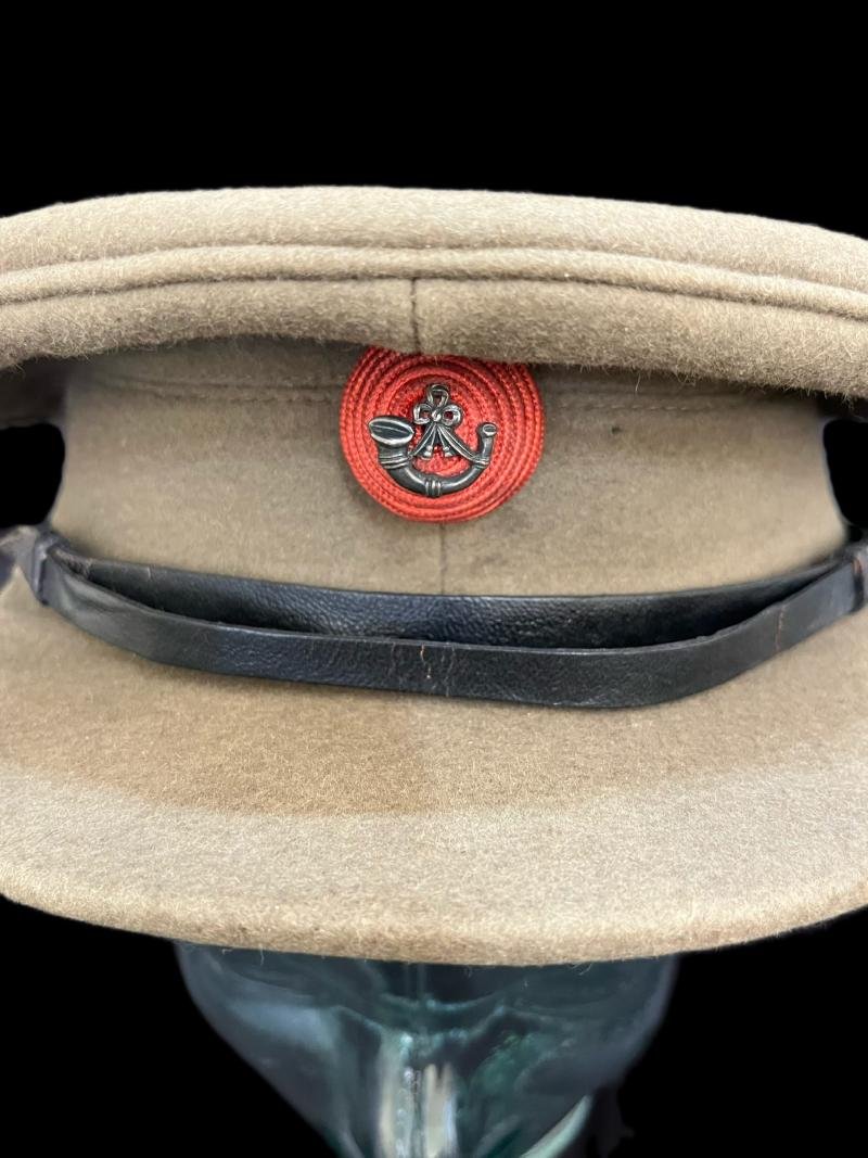 WW2 BRITISH KINGS ROYAL RIFLES CORPS OFFICER'S PEAKED CAP — image 2