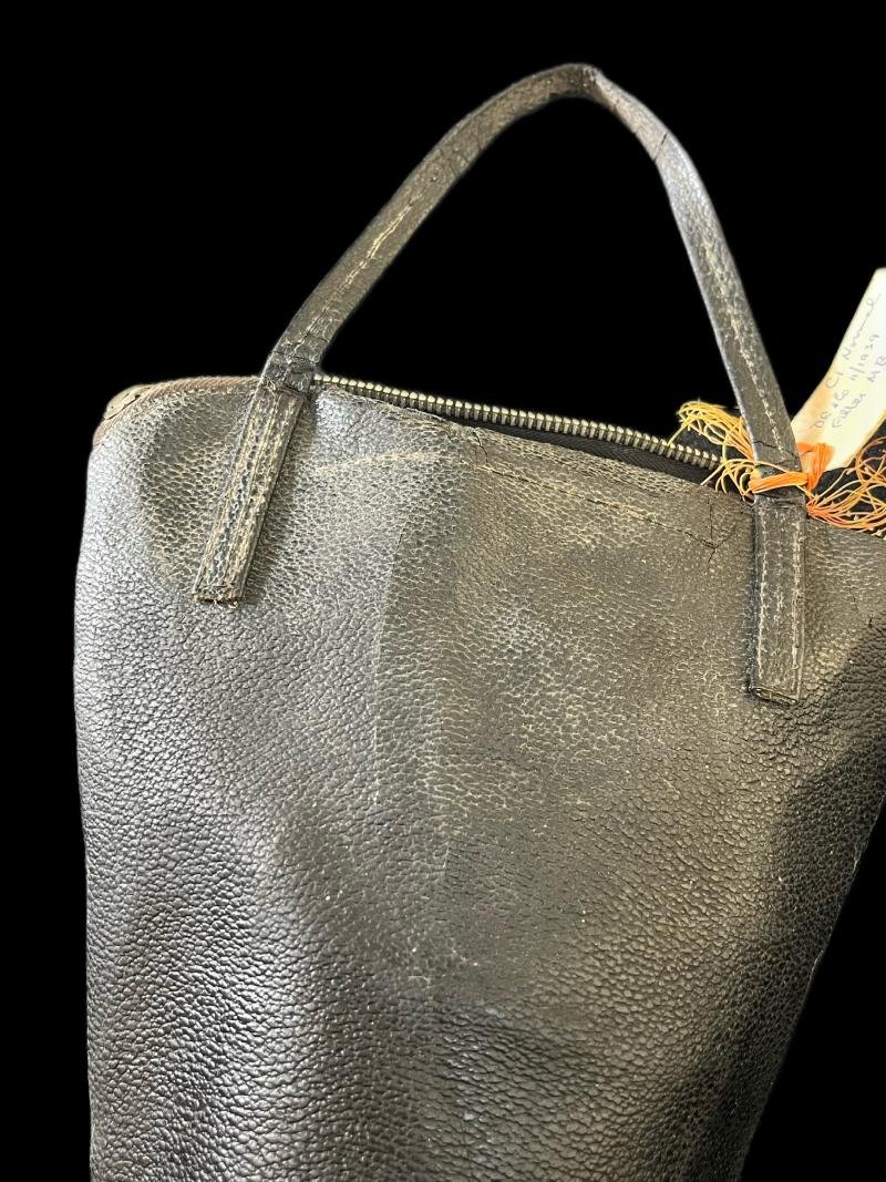 WW2 BRITISH CIVILIAN GAS MASK WITH BAG — image 3