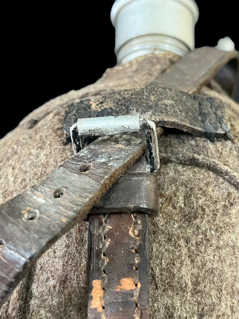 LARGE WW2 GERMAN WATER BOTTLE — image 2