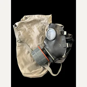 SWISS ARMY SM-67 GAS MASK WITH FILTER AND BAG