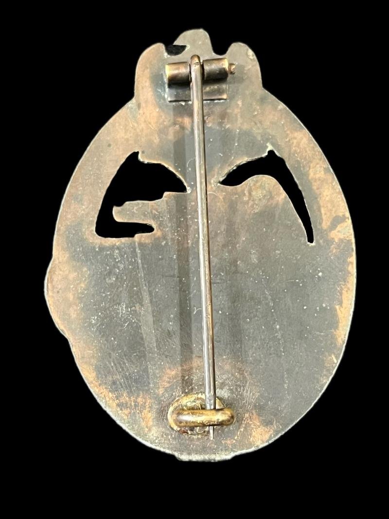 WW2 GERMAN PANZER ASSAULT BADGE IN BRONZE (REPAIRED) — image 2