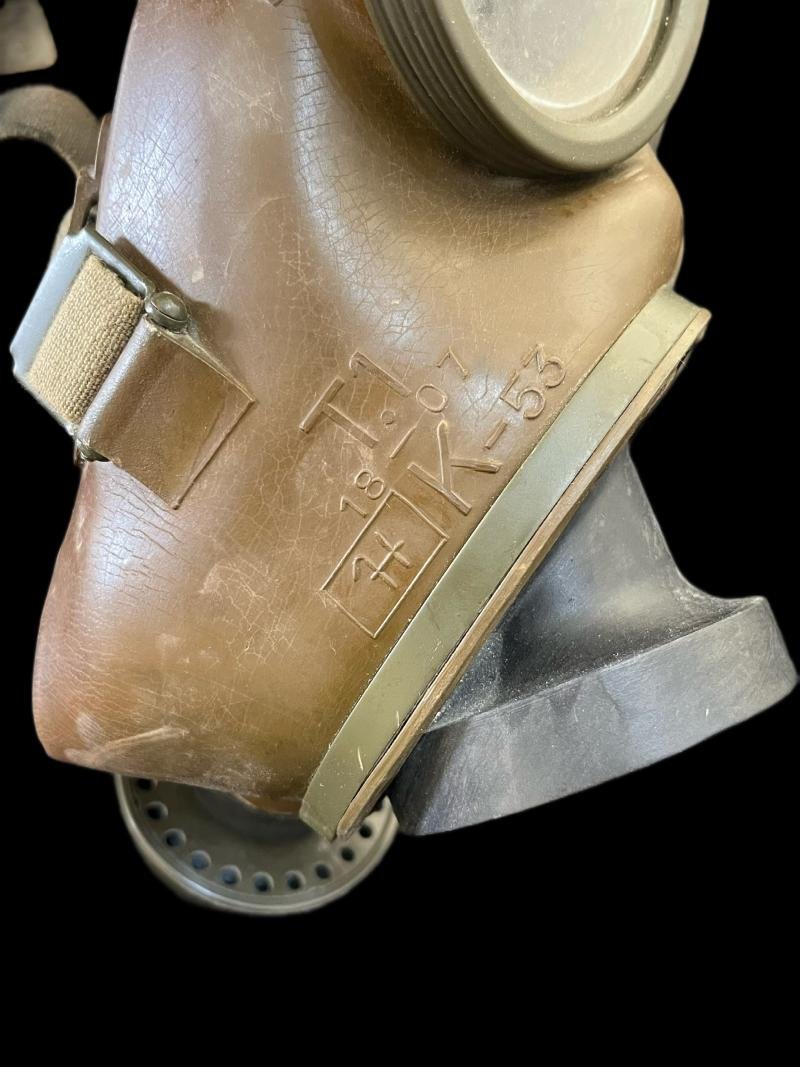 DUTCH MODEL K GAS MASK WITH BAG — image 5