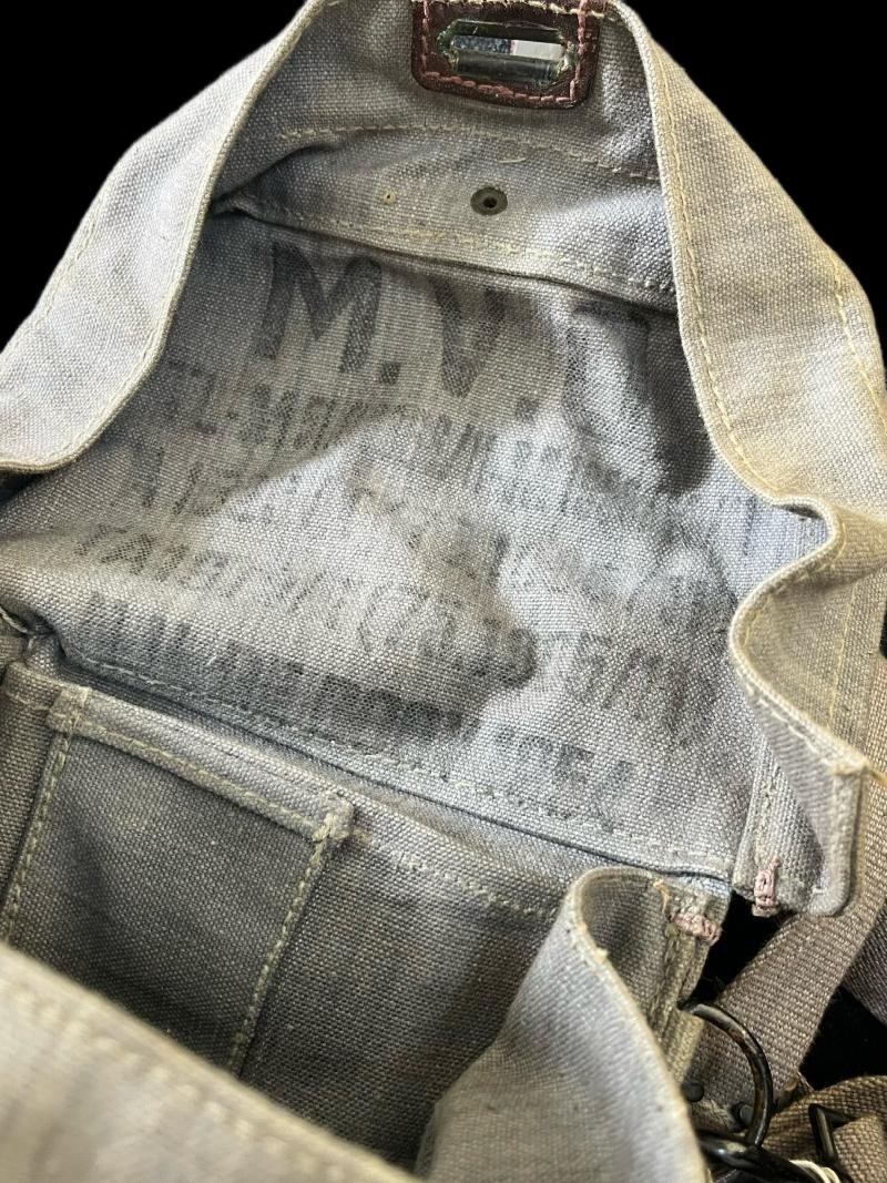 DUTCH MODEL K GAS MASK WITH BAG — image 6