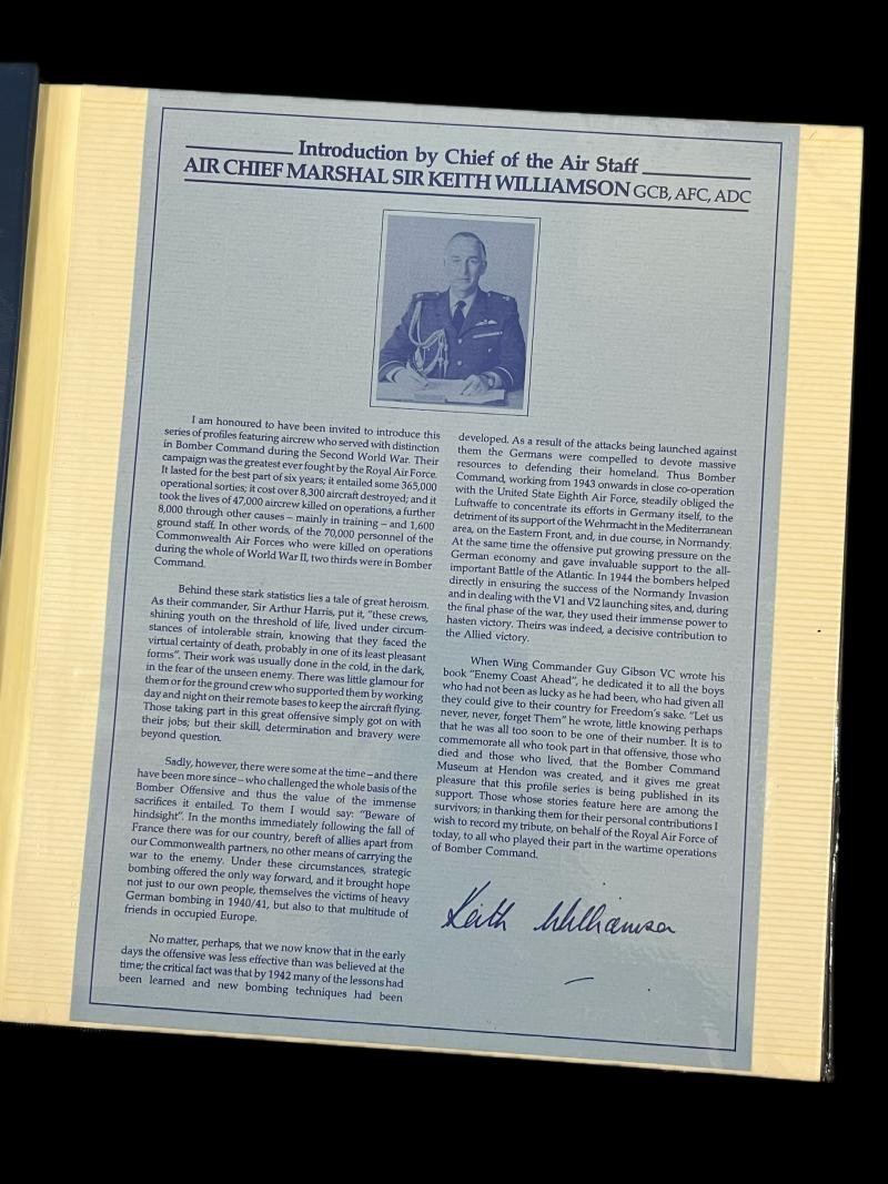 26 X RAF BOMBER COMMAND PILOT PROFILES AND HAND SIGNED SIGNATURES — image 2