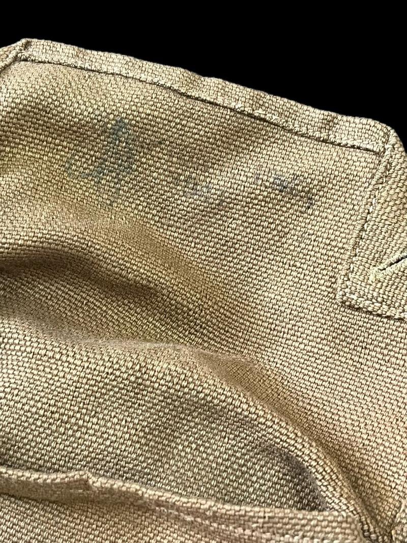 WW2 BRITSH GAS MASK IN BAG — image 5