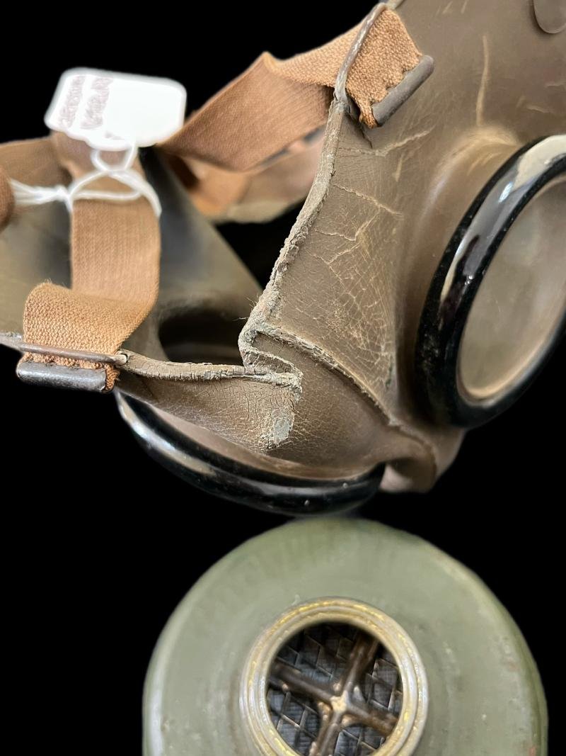 WW2 DUTCH FATRA GAS MASK WITH FILTER — image 4