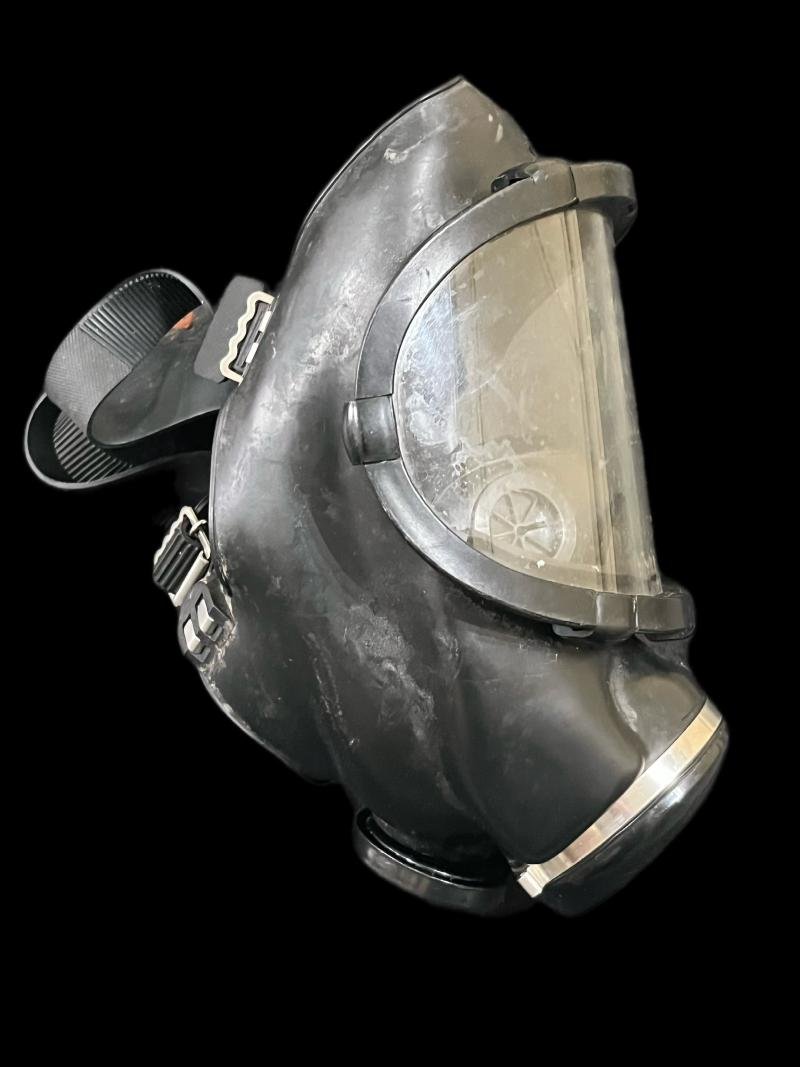 GERMAN AUER FULL FACE GAS MASK — image 3