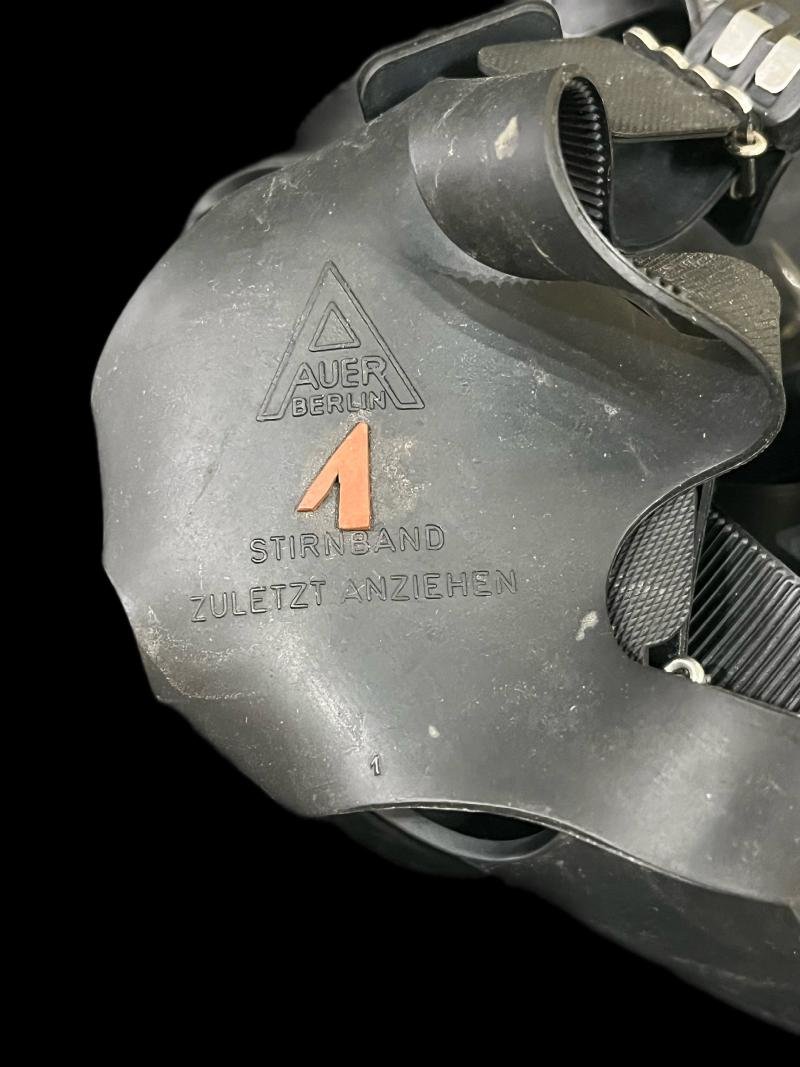 GERMAN AUER FULL FACE GAS MASK — image 4