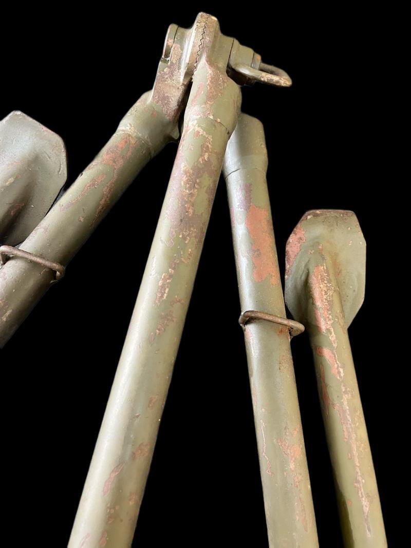 WW2 BREN ANTI-AIRCRAFT TRIPOD WITH LEGS — image 3