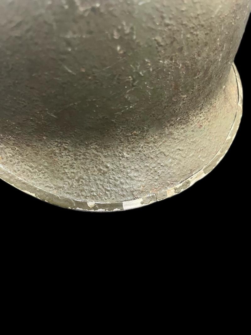 WW2 U.S. M1 FIXED BALE FRONT SEAMED HELMET — image 3