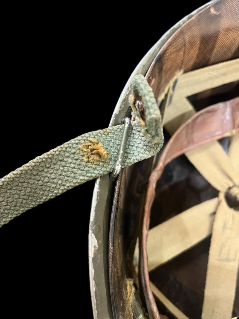 WW2 U.S. M1 FIXED BALE FRONT SEAMED HELMET — image 4