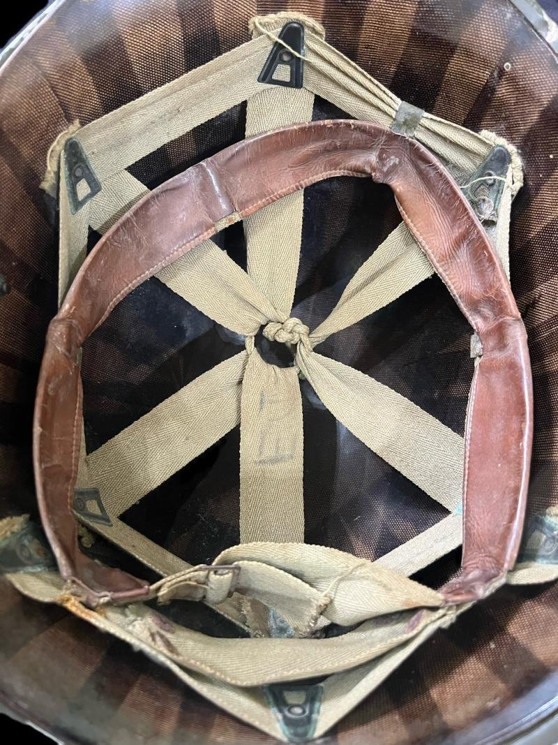 WW2 U.S. M1 FIXED BALE FRONT SEAMED HELMET — image 6