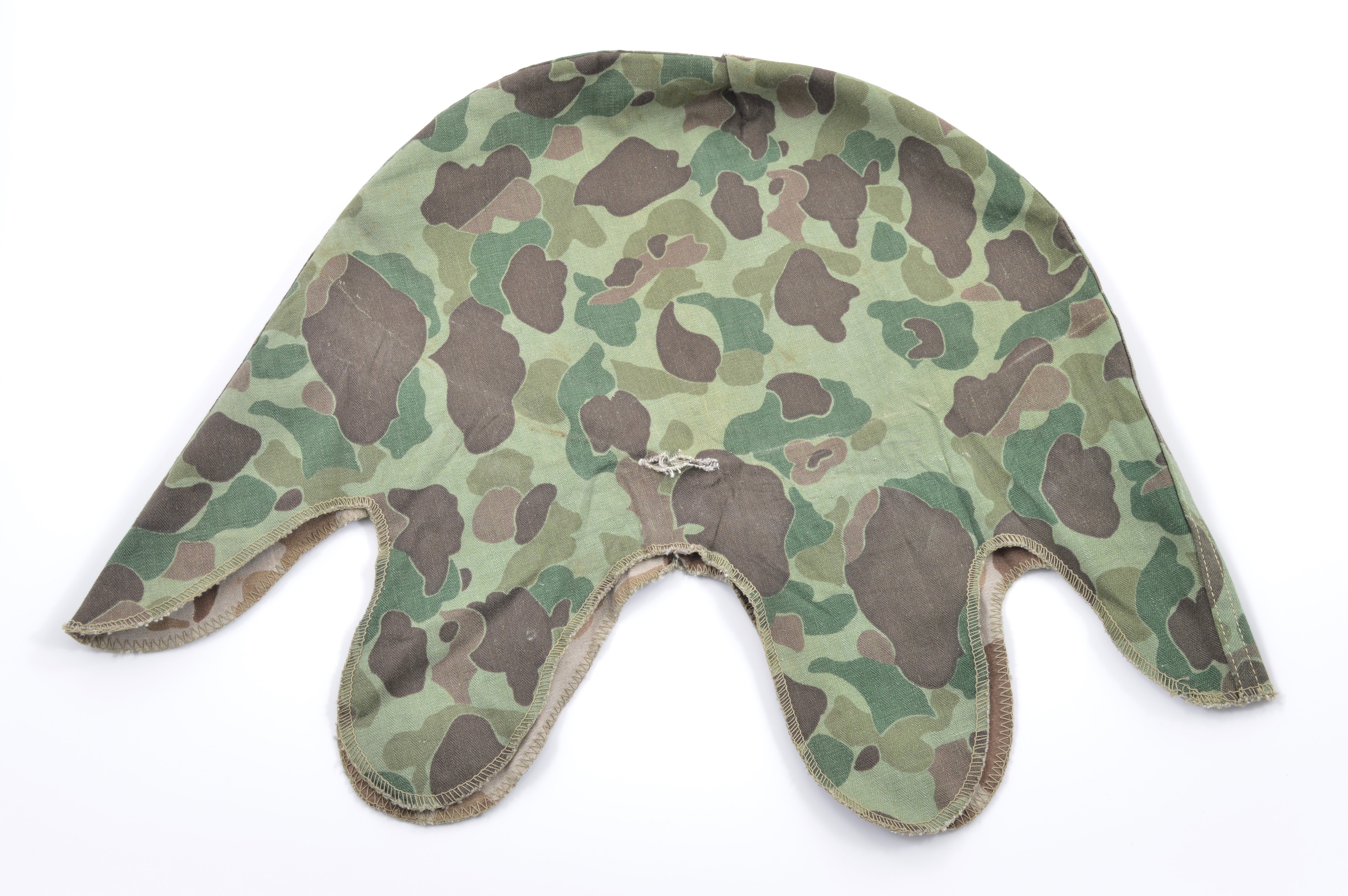 Late-WWII USMC Camouflage Helmet Cover — image 9