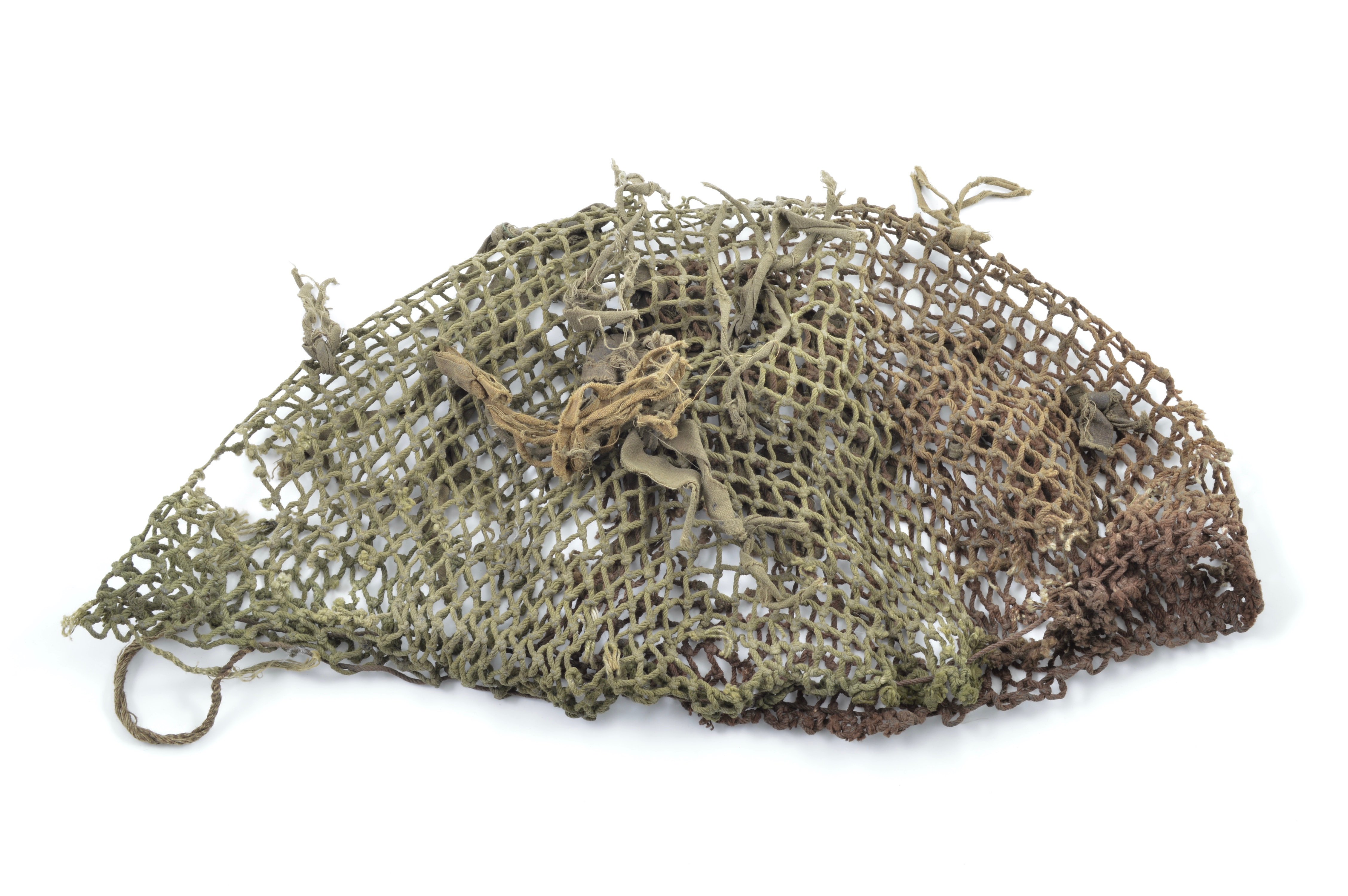 Mid-WWII Canadian Two-Tone Camouflage Helmet Net With Original Scrim — image 5