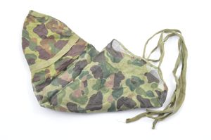 Late-WWII USMC Camouflage Mosquito Net Helmet Cover (Type B)