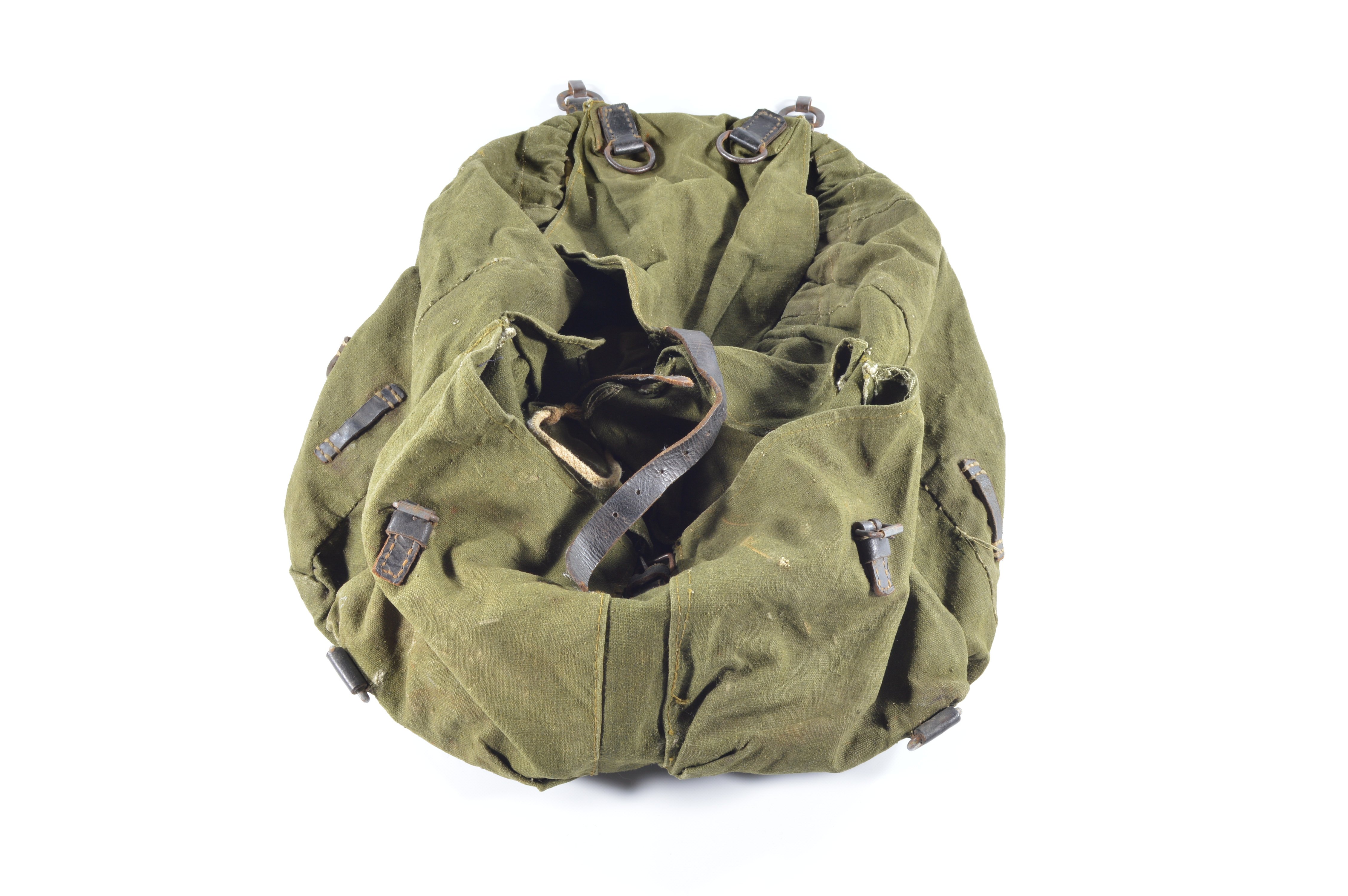 WWII German Rucksack (Y-Strap Compatible) — image 3