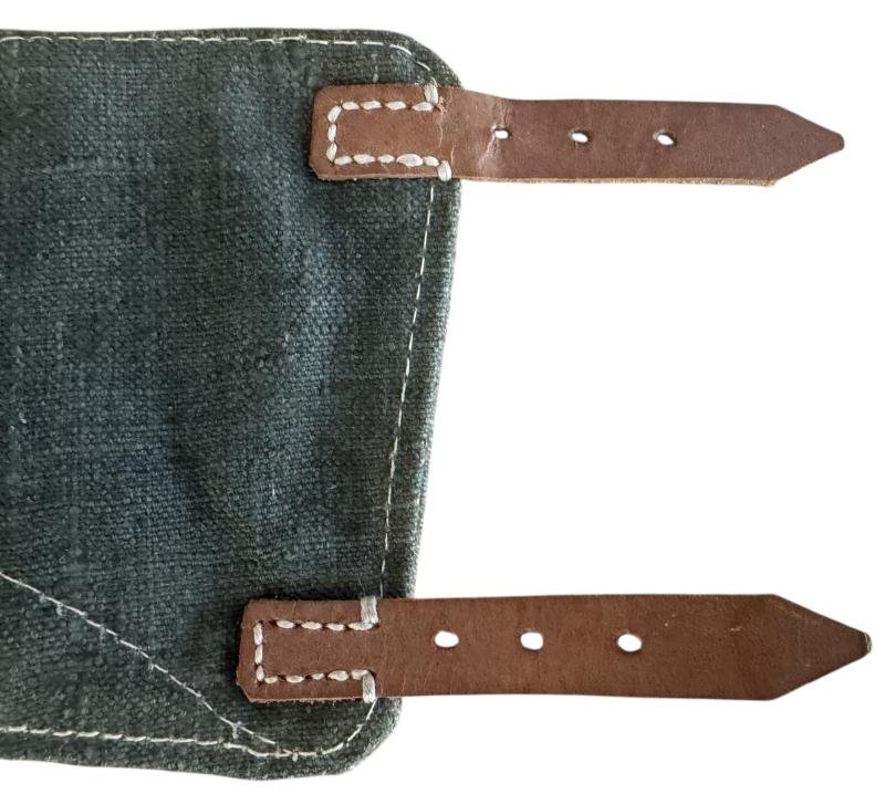 WH (Heer/Waffen-SS)Non matching set of Canvas Gaiters - Mint Condition — image 3