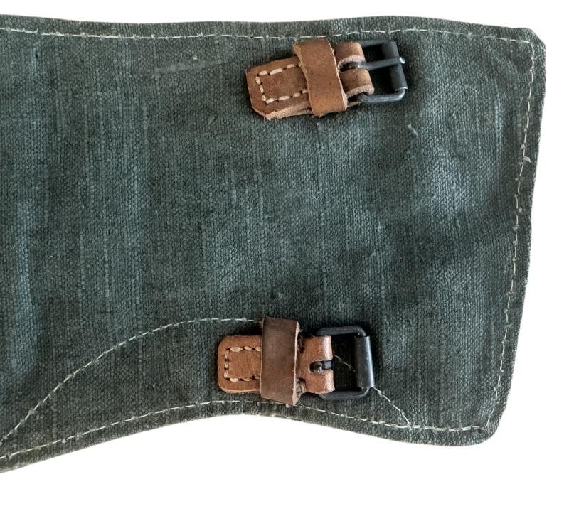 WH (Heer/Waffen-SS)Non matching set of Canvas Gaiters - Mint Condition — image 4