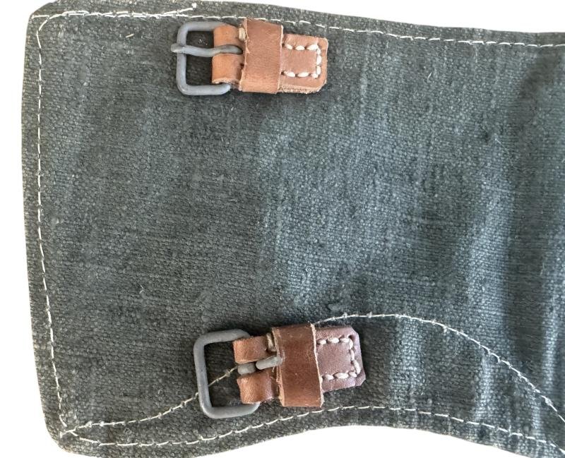 WH (Heer/Waffen-SS)Non matching set of Canvas Gaiters - Mint Condition — image 5