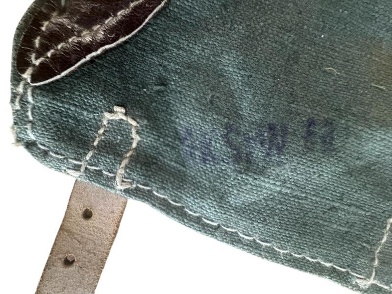 WH (Heer/Waffen-SS)Non matching set of Canvas Gaiters - Mint Condition — image 7