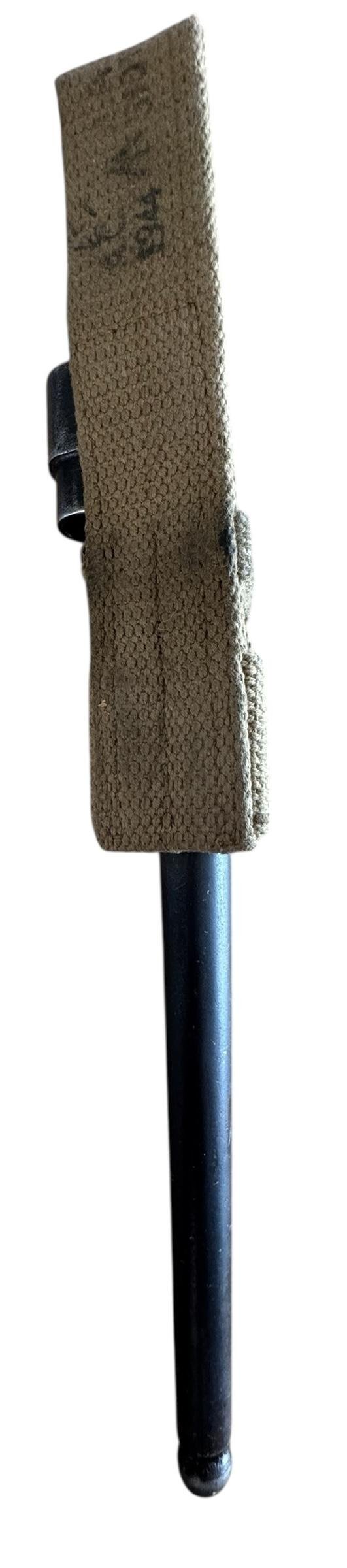 Extremely Rare British Airborne Bayonet Frog 1944 And Spike Bayonet - Nice Used Condition — image 3