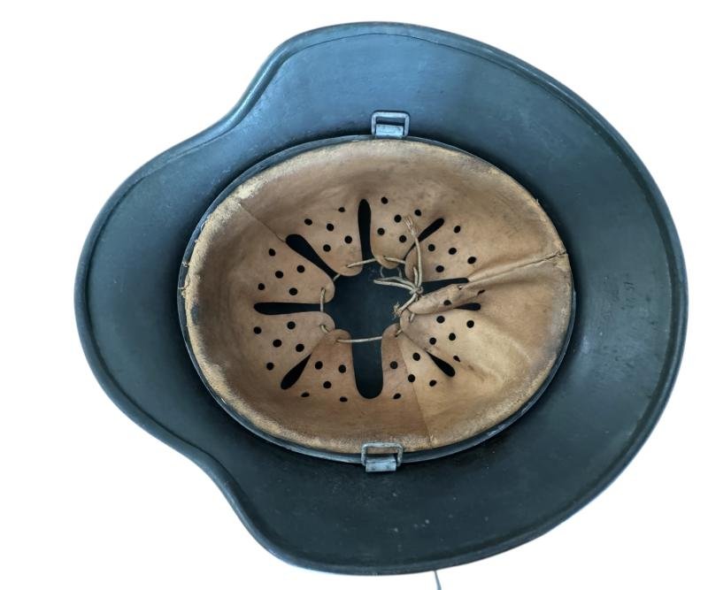 WH (HEER) M40 Steel Helmet Makers Marked F.W. Quist G.M.B.H. Nice Used Condition — image 10