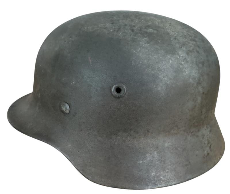 WH (HEER) M40 Steel Helmet Makers Marked F.W. Quist G.M.B.H. Nice Used Condition — image 2