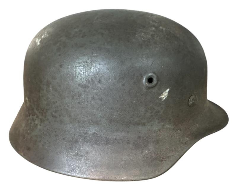 WH (HEER) M40 Steel Helmet Makers Marked F.W. Quist G.M.B.H. Nice Used Condition — image 5