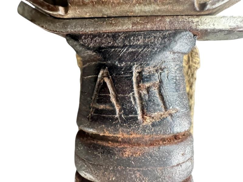 U.S.Second Model M3 'UTICA' Trench Knife And M8 Scabbard - Nice Used Condition — image 6