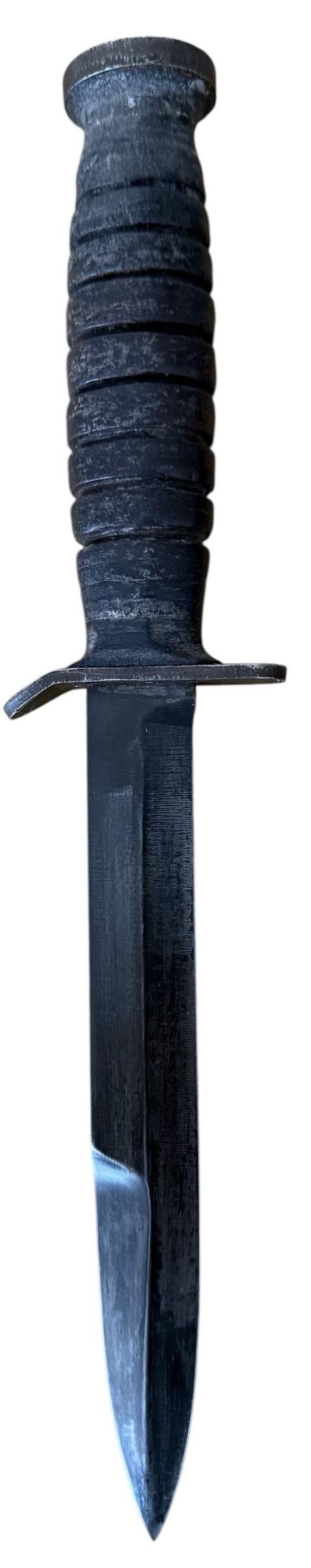 U.S. Second Model M3 'Utica' Trench Knife And M8 Scabbard - Nice Used Condition — image 7