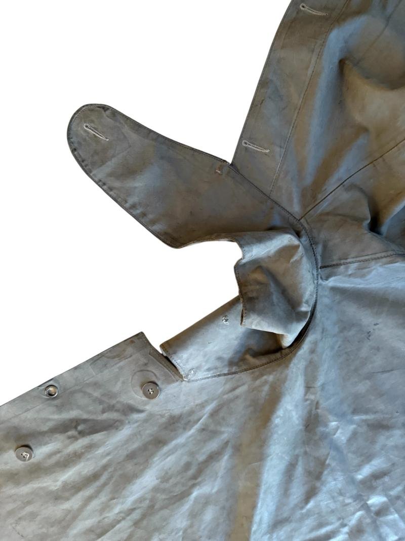 British 1917 Pattern MK VII Rain Cape (Rubber)1940 - Nice Used Condition — image 3