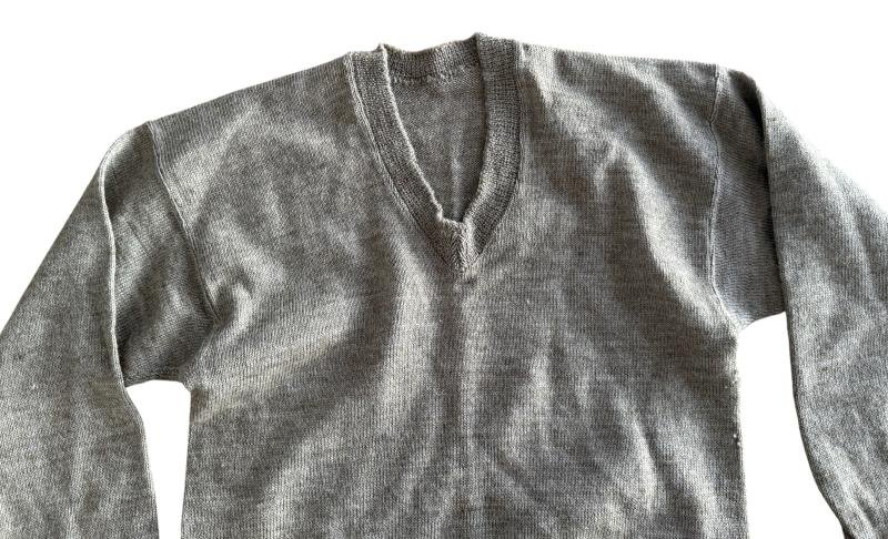 British Army V Neck Pullover Jumper 1941 - Nice Used Condition — image 2
