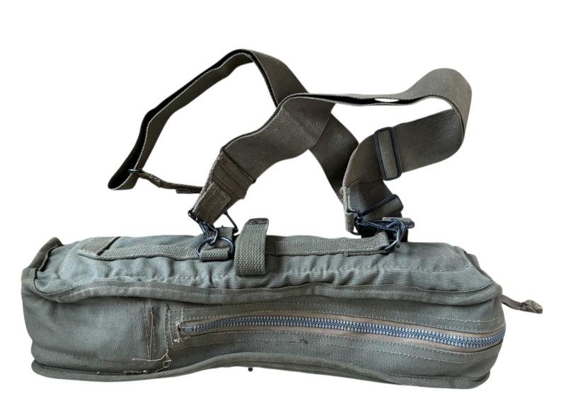 U.S. (Airborne) BC-611 'Handie-Talkie' And CS157 Carrying Case - Nice Used Condition — image 4